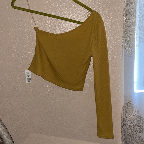 Fashion Q One Shoulder Long Sleeve Crop Top - Picture 3 of 6